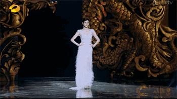 奚梦瑶摔跤对他造成的影响有多大,奚梦瑶维密大秀摔跤