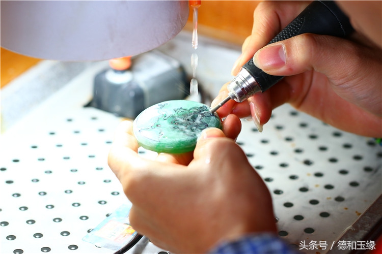 可以让人叹为观止的翡翠雕刻,你不知道的珠宝制作过程