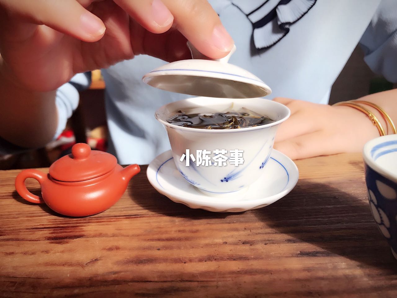 武夷岩茶多少度水冲泡最好,冲泡武夷岩茶的水温是多少度的