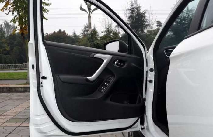 雪铁龙c3-xr值不值得买,雪铁龙c3-xr值得入手吗