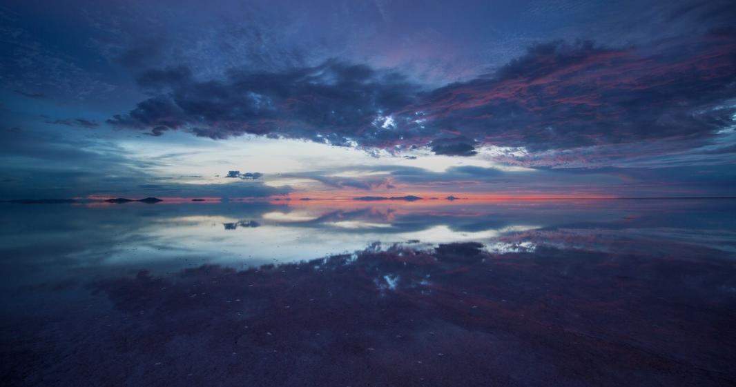 乌尤尼盐沼天空之镜在哪个城市,乌尤尼盐沼天空之镜夜晚