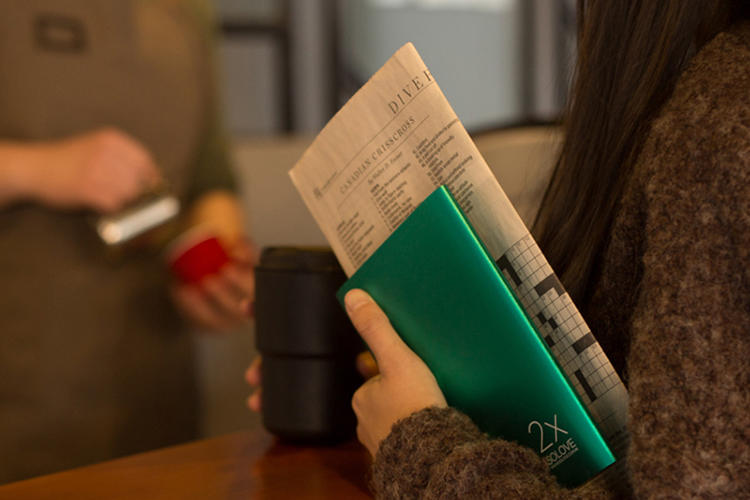 手机一饿就黑屏，还不来个充电“饱”