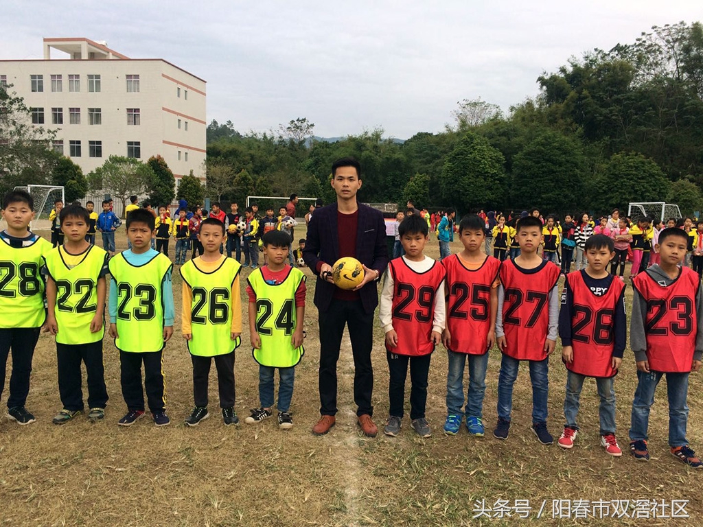双滘中心小学篮球赛,双滘中心小学足球队
