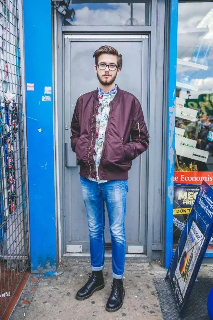 这双靴子一旦穿上就会“中毒”