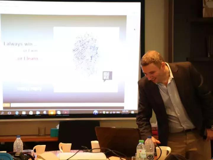 给英语教授发邮件怎么问候,英文邮件和教授沟通怎么写