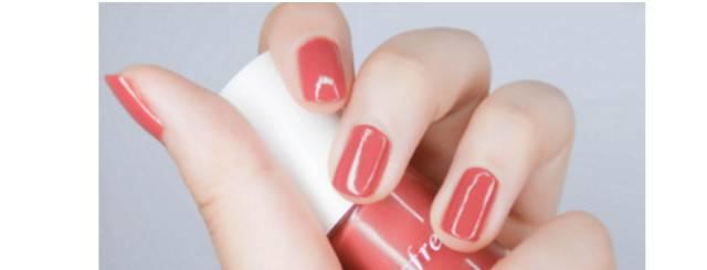 适合夏天显白的指甲油,显白大气夏款指甲油颜色推荐