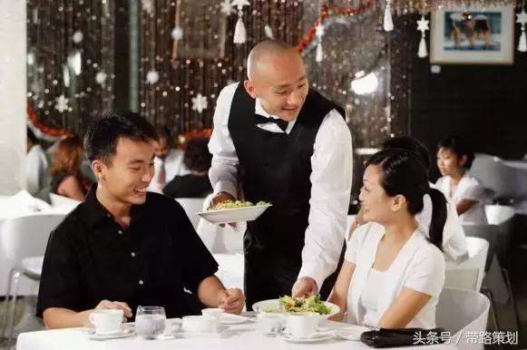 服务员对顾客态度恶劣怎么办,顾客最讨厌的服务员十大行为