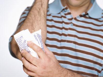 洗衣服拖地后腰疼怎么回事,洗衣服手臂肌肉酸痛