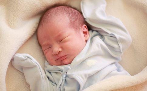 宝宝头睡扁了影响大脑发育吗,宝宝头睡扁了能圆回来吗