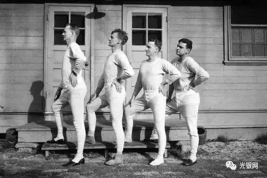 有一种寒冷叫忘穿秋裤望穿秋水,有一种信念叫望穿秋水忘穿秋裤