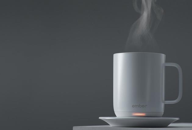 星巴克推出一款神奇的马克杯，售价500块，除了加热还能制冷！