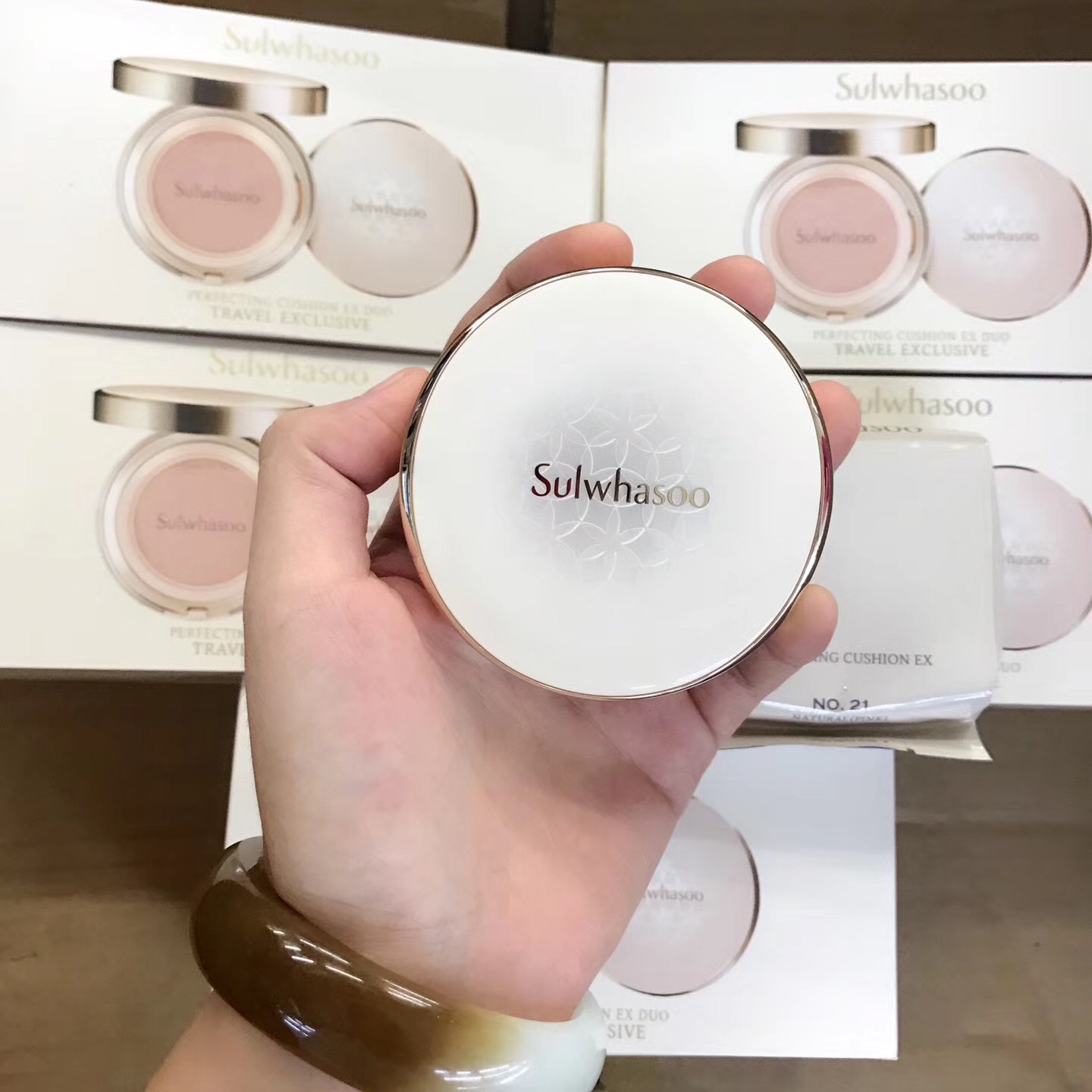 对于新手气垫好用还是bb霜好用 (ysl气垫bb哪个色号好用)