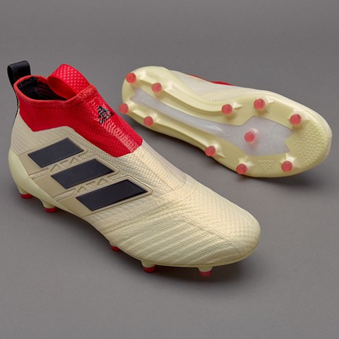 适合宽脚的碎钉足球鞋推荐,最适合亚洲脚型的足球鞋推荐