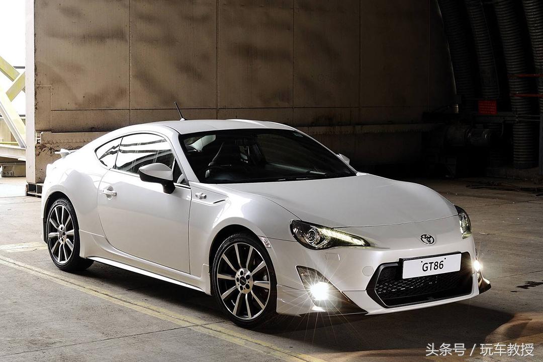 别克最新款跑车,30万的最酷跑车