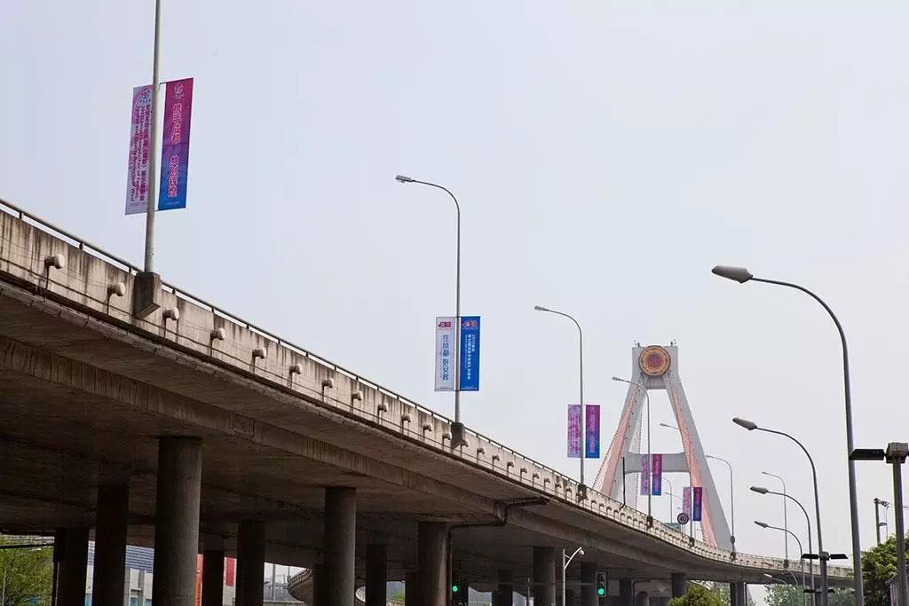 川王府餐厅,曾经的成都大白鲨海鲜自助餐厅