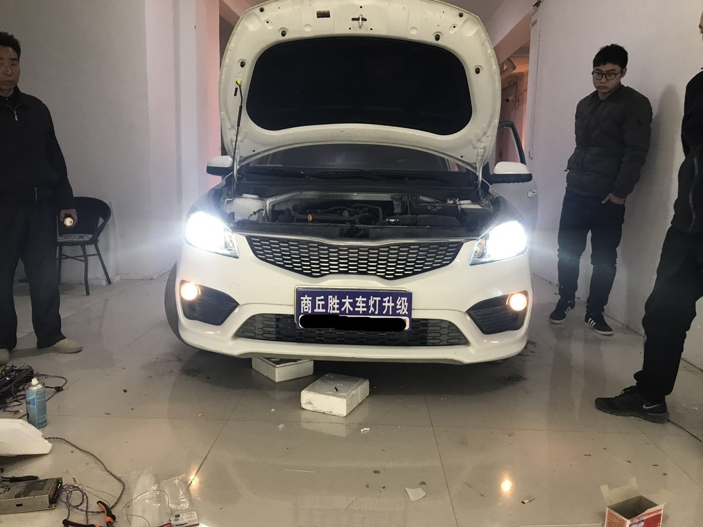 起亚k2改海拉5大灯,起亚k2灯光改装效果图