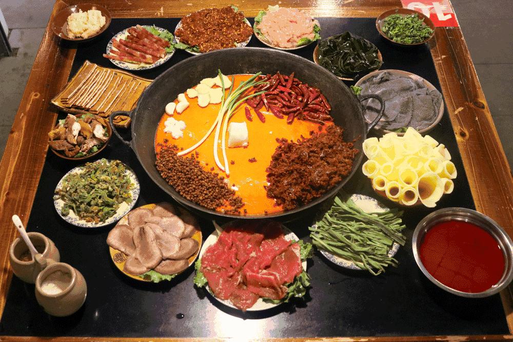 正宗重庆老火锅店逛新城推荐,重庆逛吃之旅本地人推荐的火锅店