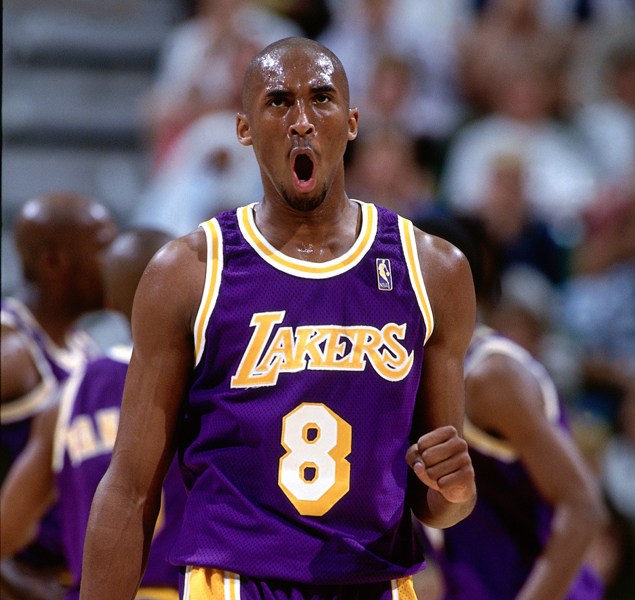 那些年科比单挑詹姆斯,回顾那些年科比的黑肘