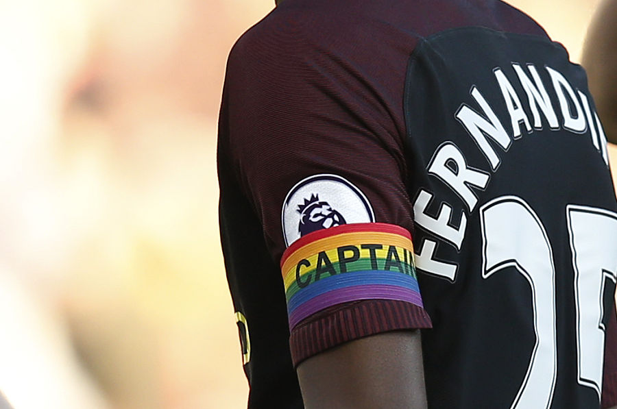 最年轻的队长托雷斯,托雷斯队徽