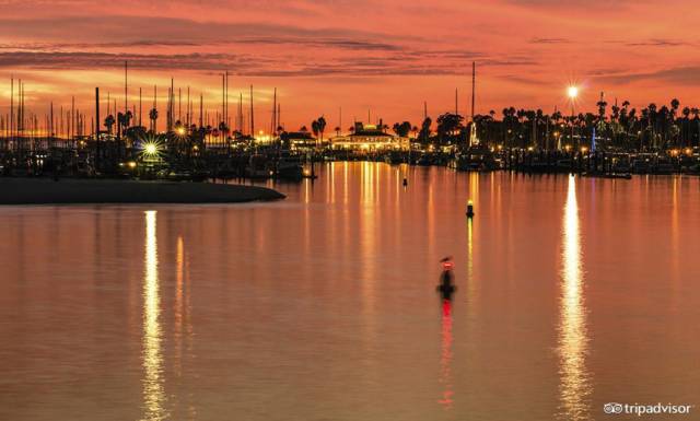 美国旅游自驾好还是坐车好,自驾游去美国去哪个国家最好