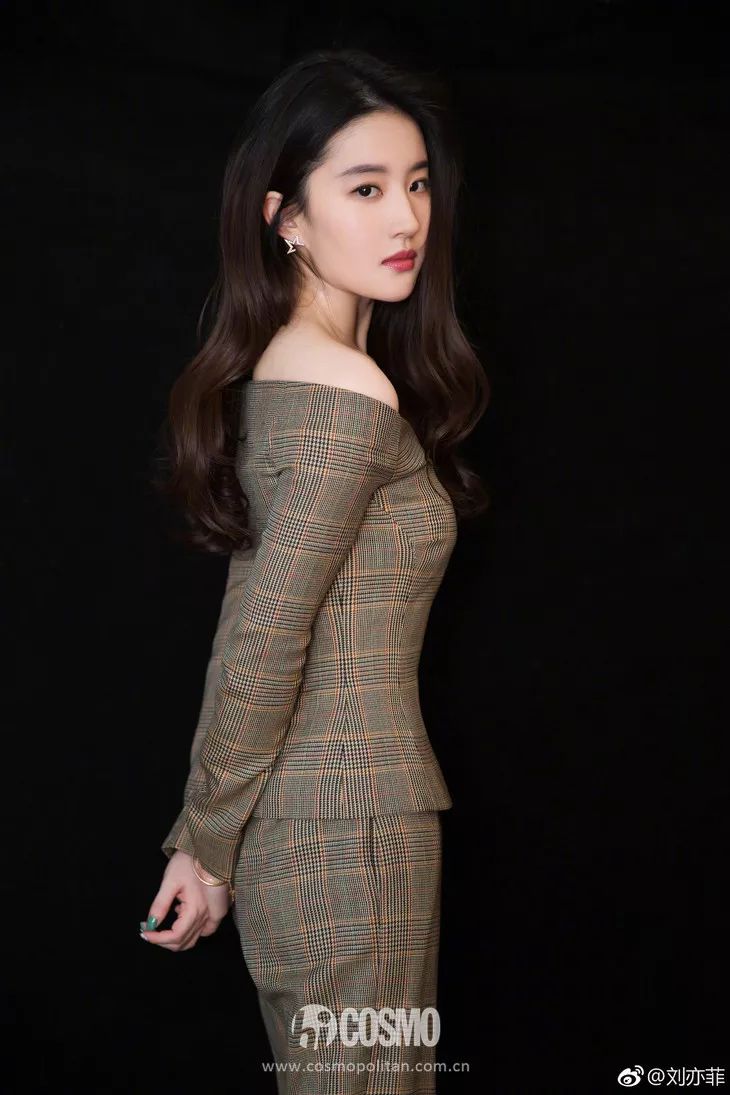 关晓彤迪丽热巴周迅杨幂范冰冰,范冰冰好看还是杨幂好看原视频