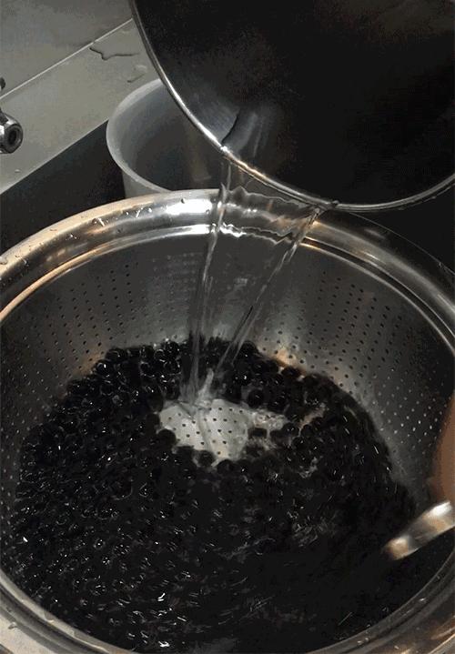 3年，1905天，武汉人每次看到它都必须舔一舔！