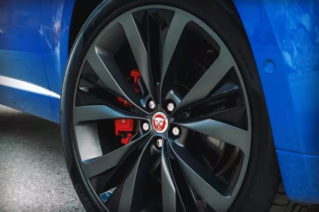 捷豹f-pace3.0t保时捷macans,2022款捷豹f-pace焕新而至