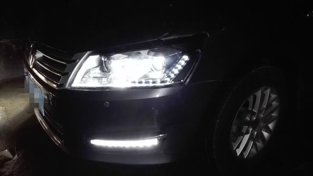 大众新桑塔纳氙气大灯,新款桑塔纳改疝气大灯