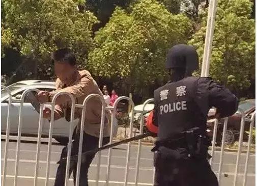 昆明警方击毙歹徒现场,昆明警察击毙歹徒现场