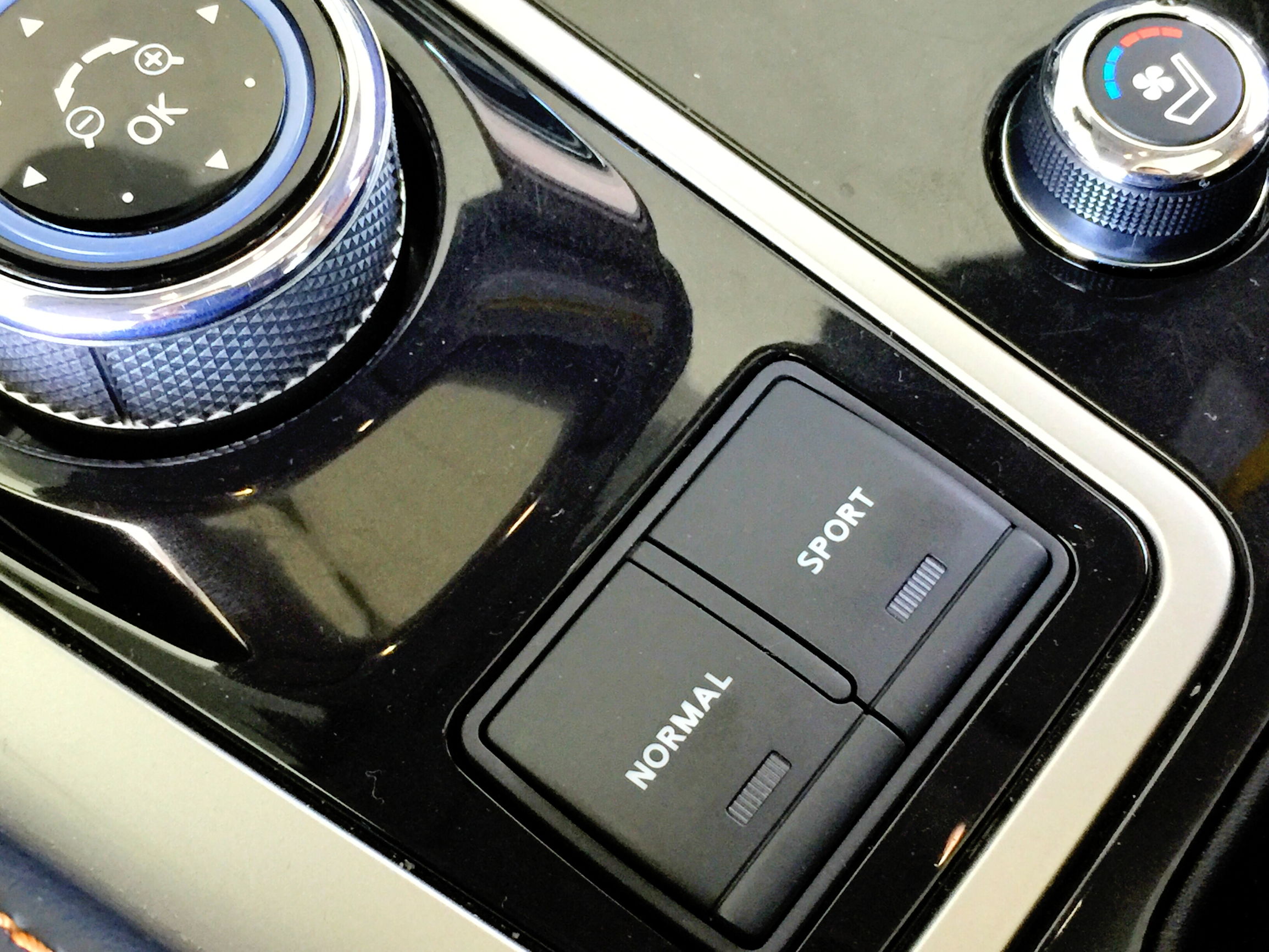 东风日产探陆实车到店,东风日产西玛6座