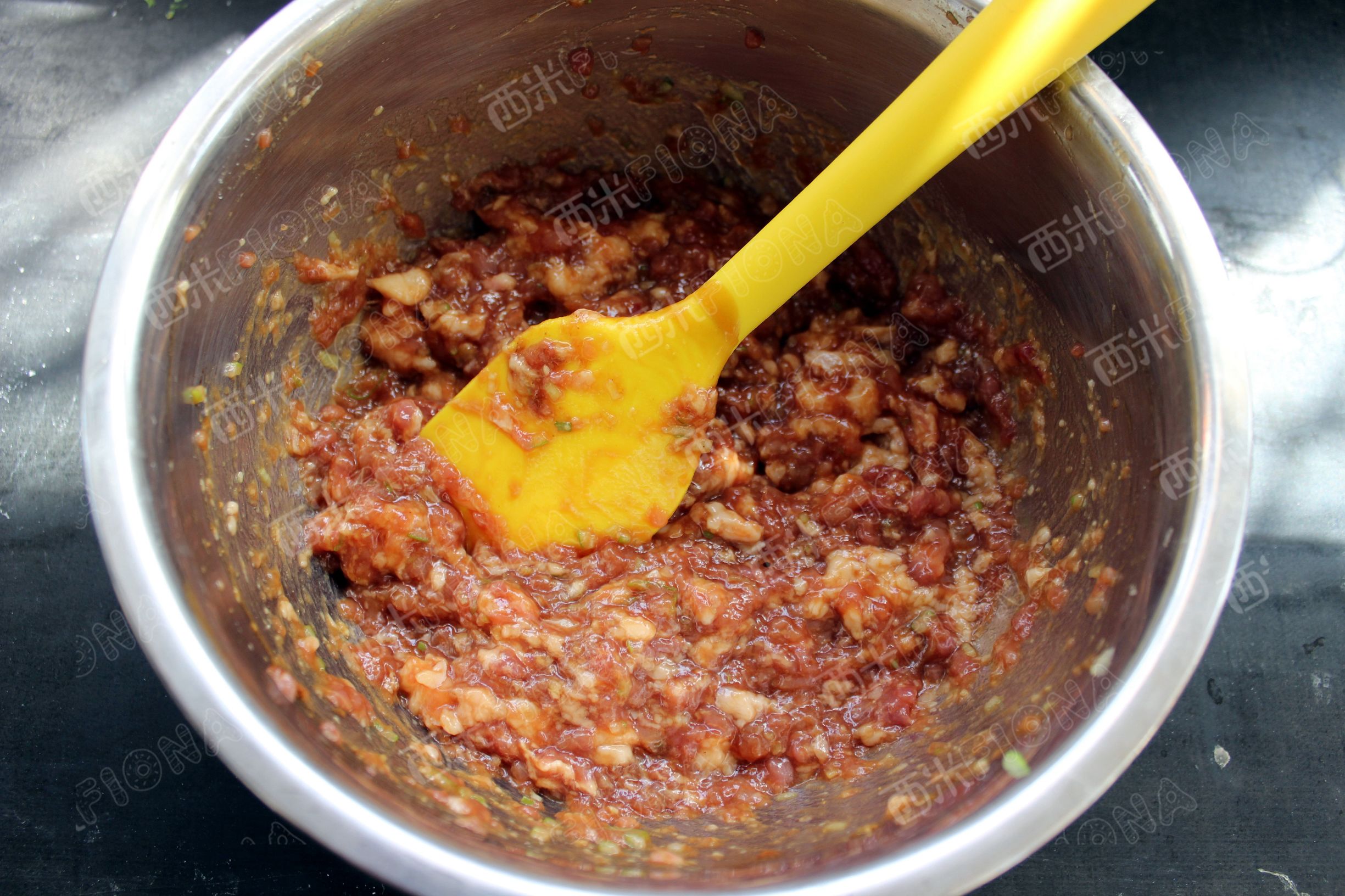 不会捏包子用什么可以学,不会捏包子的人