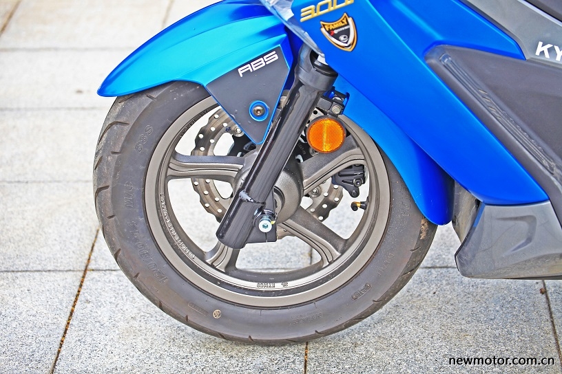 光阳赛艇300测评,牛摩测评赛科龙