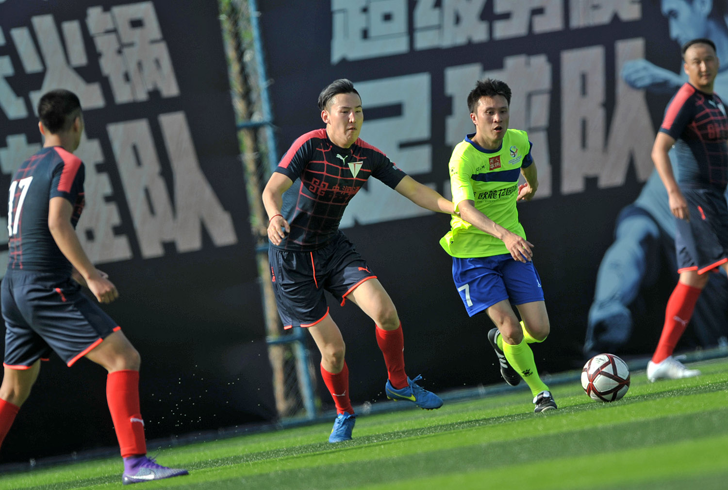 足球小子搭上火锅英雄，世界首个美食足球俱乐部惊现重庆