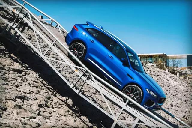 捷豹f-pace3.0t保时捷macans,2022款捷豹f-pace焕新而至