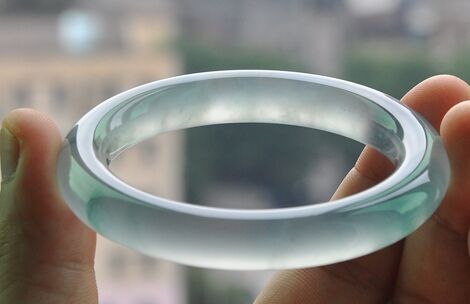 探讨翡翠手镯68厘米粗细之优劣,翡翠手镯优劣的判断标准