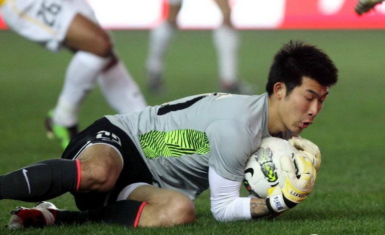 他被誉为最疯狂的门将,恒大替补门将