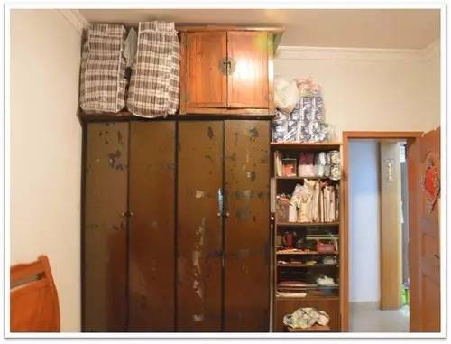 90后夫妻小卧室改造,95后小伙花12万改造200平破旧小屋