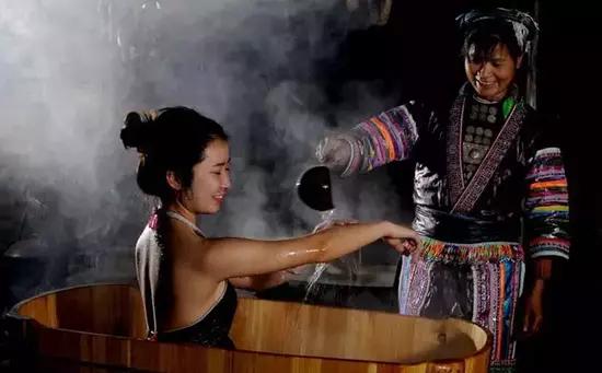 冬日里的温泉最暖心,冷天最适合泡温泉有益身体健康