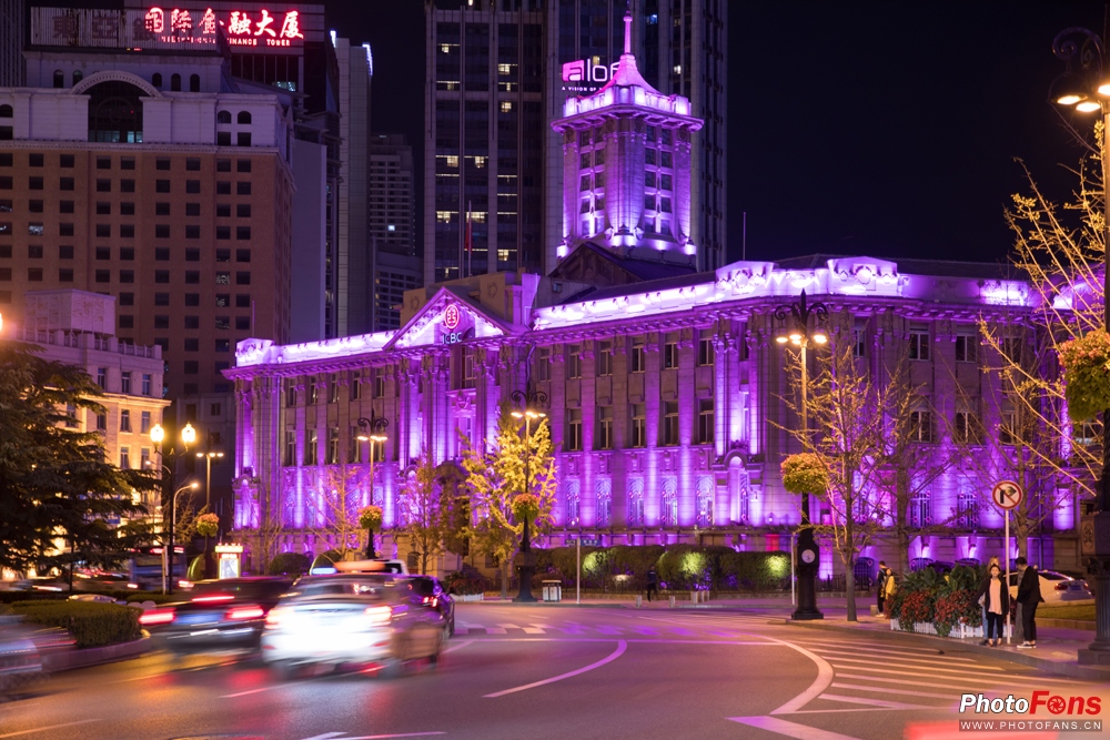 带上跑鞋去旅行,带着马去旅游的车