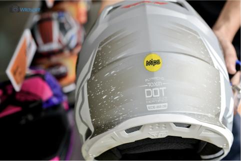 南台车展【SOL/ASTONE/THH】多款彩绘头盔亮相