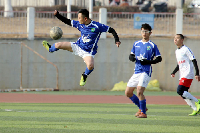 *安泰**市足球业余联赛：立丰技能不敌迎金门业