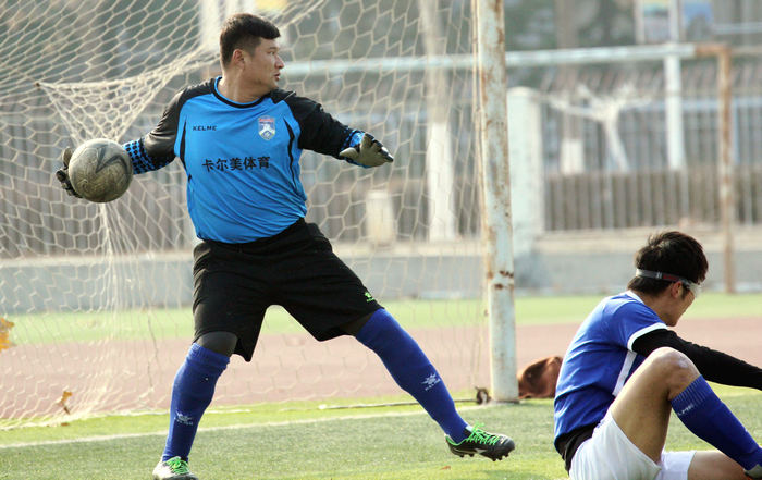 *安泰**市足球业余联赛：立丰技能不敌迎金门业