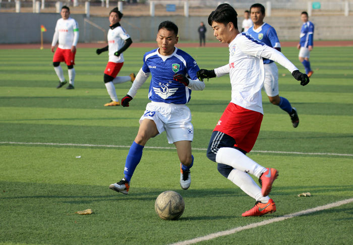 *安泰**市足球业余联赛：立丰技能不敌迎金门业