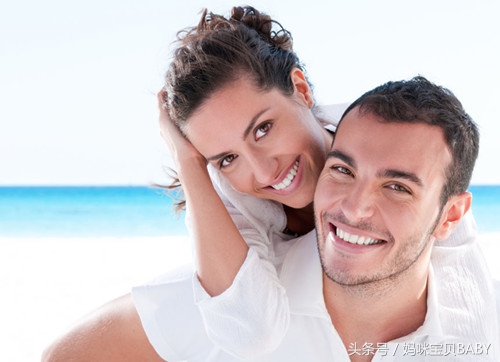 十八周胎动在毛毛上面一点正常吗,孕十八周胎儿在哪个位置胎动