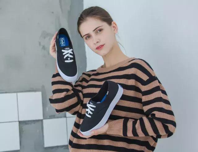 易烊千玺贝壳鞋子,易烊千玺穿的平价又潮的鞋