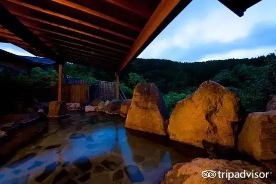 浴衣美食,舒适而又温暖的温泉