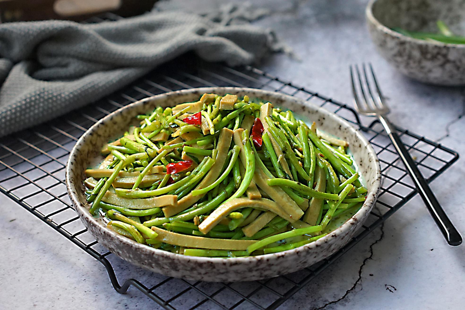 冬天熬夜上火了吃什么降火最快,小孩冬天上火喝什么降火最快