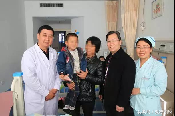 儿子心脏不好没钱住院父母去挣钱,儿子没钱做心脏手术等不及捐款