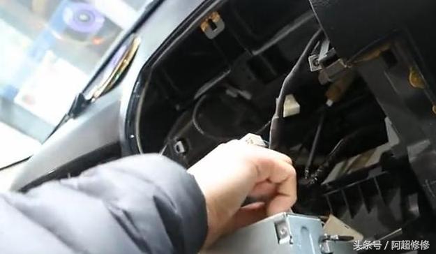 汽车怎么自己装ipad,旧的ipad如何改车载