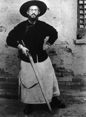 耗时40年，花费300万购置千件中华*物文**，这个美国人偏要捐给中国